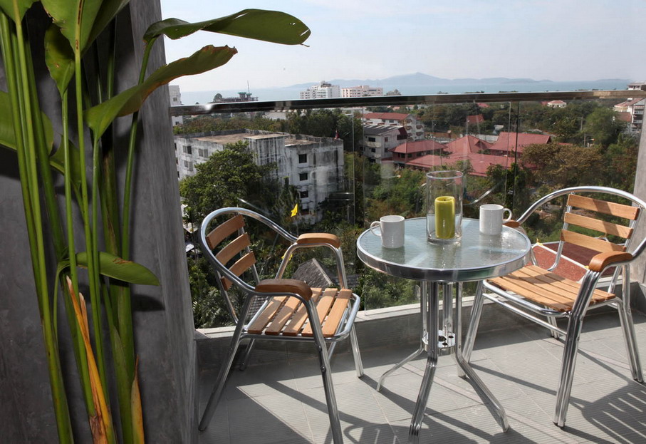 Condo in best location with stunning sea view on Pratumnak Hill