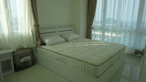Sea View 1 bedroom on Pratumnak Hill for Rent
