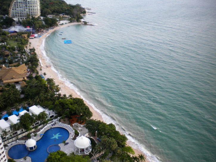 Luxury Beachfront Northpoint Condominium 3 Bedrooms For Rent in Wong Amat Beach Pattaya