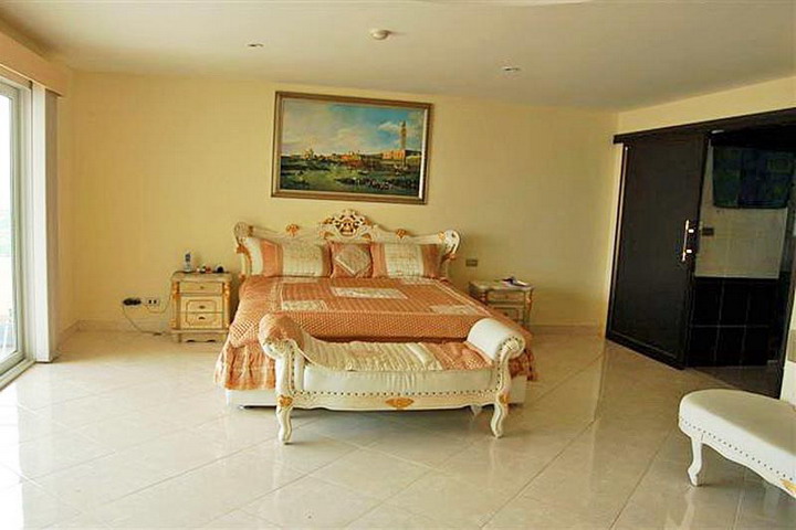 Luxury Condominium 2 Bedrooms For Sale and Rent in Wong Amat