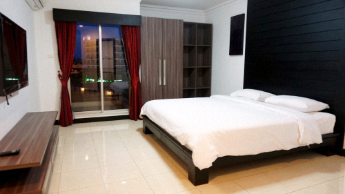 2 Bedrooms Condo for Rent Central Pattaya