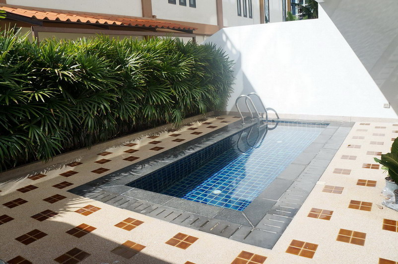 2 Bedrooms Condo for Sale and Rent on Pratumnak Hill Pattaya