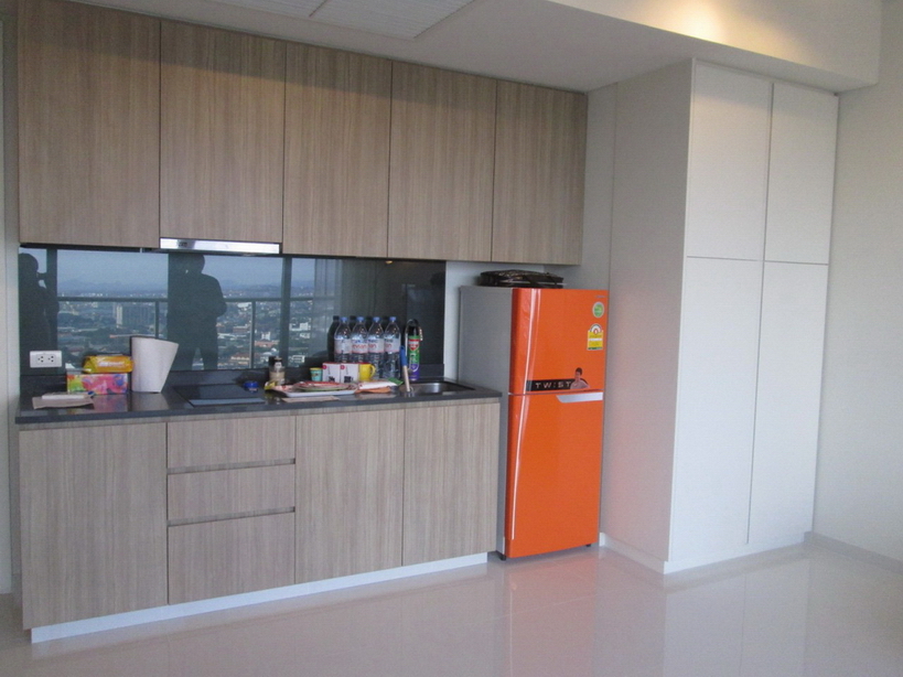 New 2 Bedrooms Condo For Rent in Wong Amat Beach Pattaya