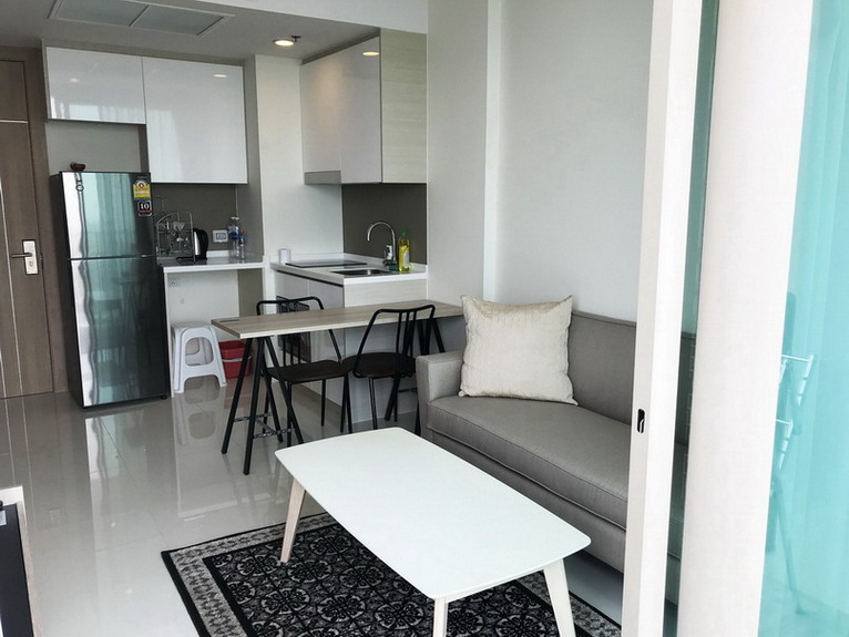 Brand New Luxury Condominium For Rent in Wong Amat Beach Pattaya