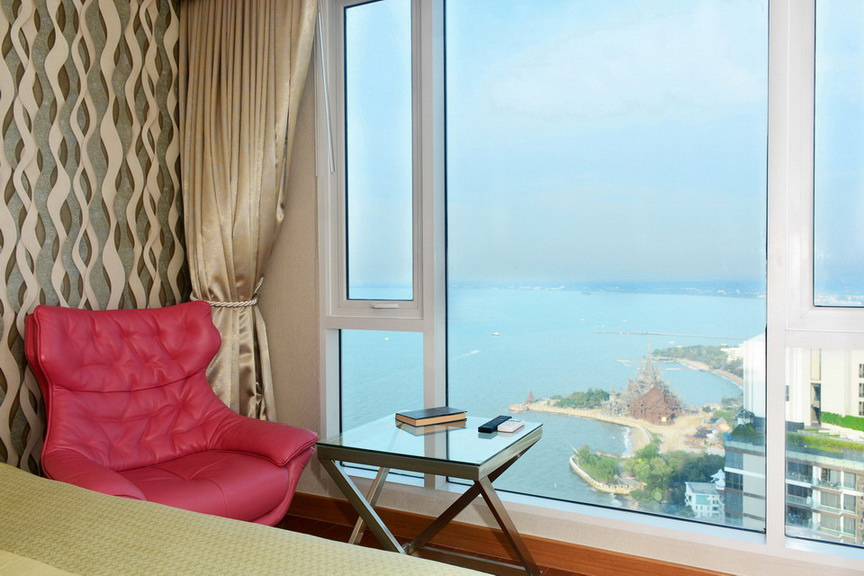 Luxury Beachfront Condominium for Rent in Wong Amat Beach Pattaya, Thailand