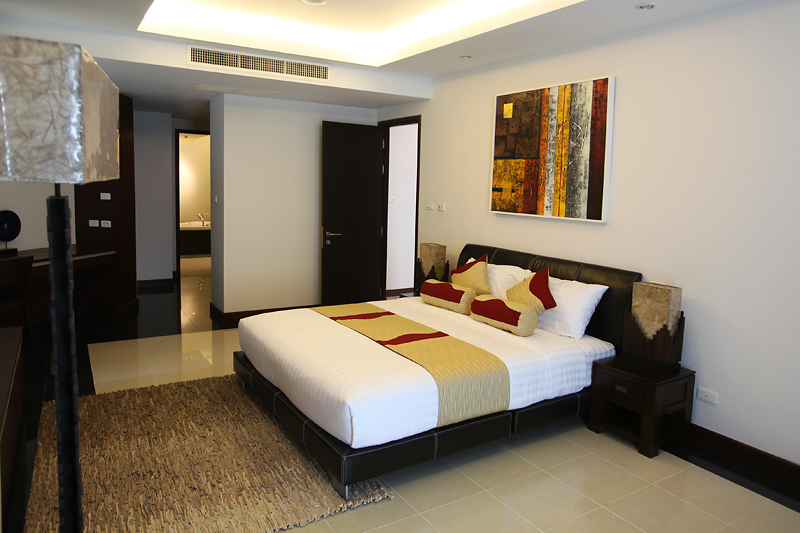 3 Bedrooms Luxury Beachfront Condominium for Sale Rent in Na Jomtien