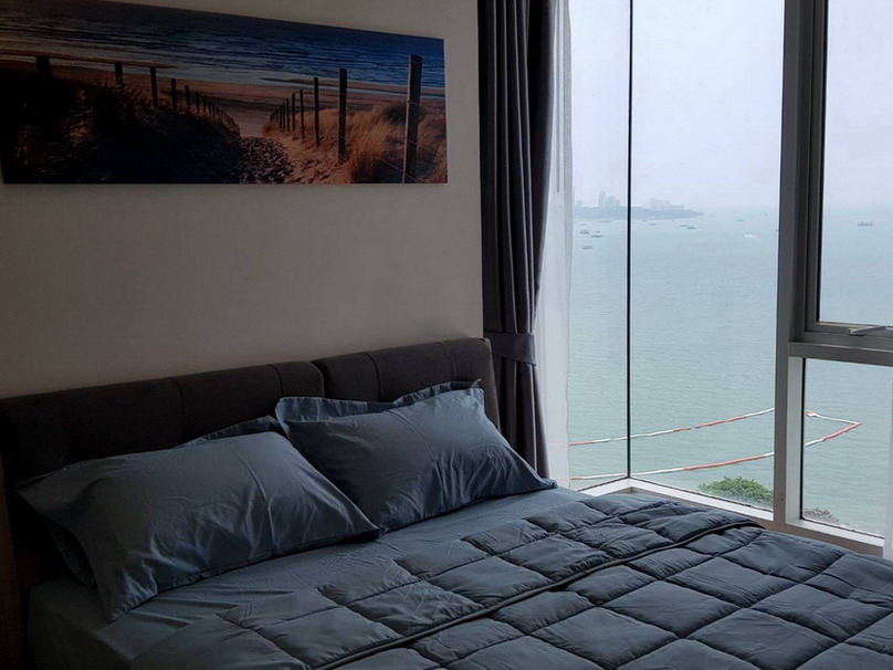 Beachfront  Luxury Condominium for Rent in Wong Amat Beach Pattaya