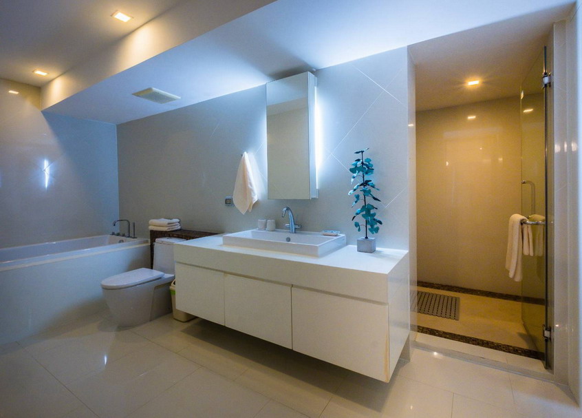 Duplex Condo for Rent with Private Beach in Wong Amat Beach, Pattaya