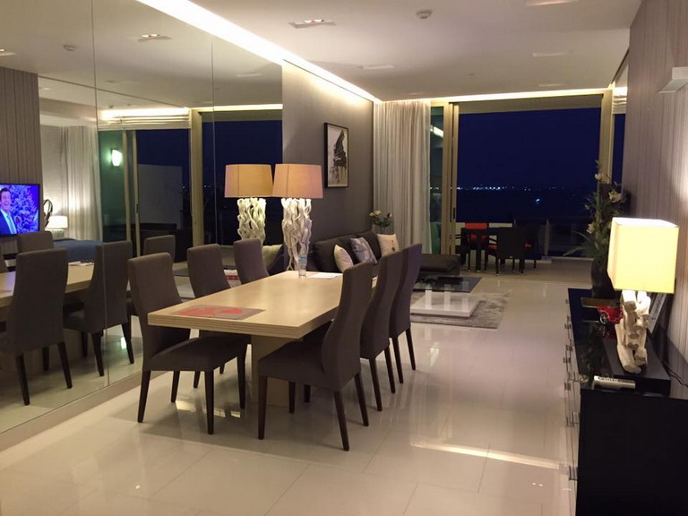 Luxury Beachfront Condo for Rent in Wong Amat Beach Pattaya