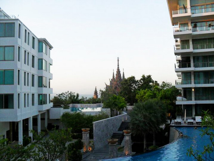 3 Bedrooms Beachfront Condominium for Sale Rent in Naklua Wong Amat Beach