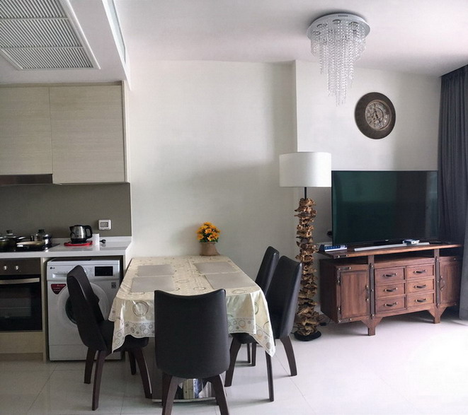 Sea View 2 Bedrooms Condo for Rent in Wong Amat, Pattaya