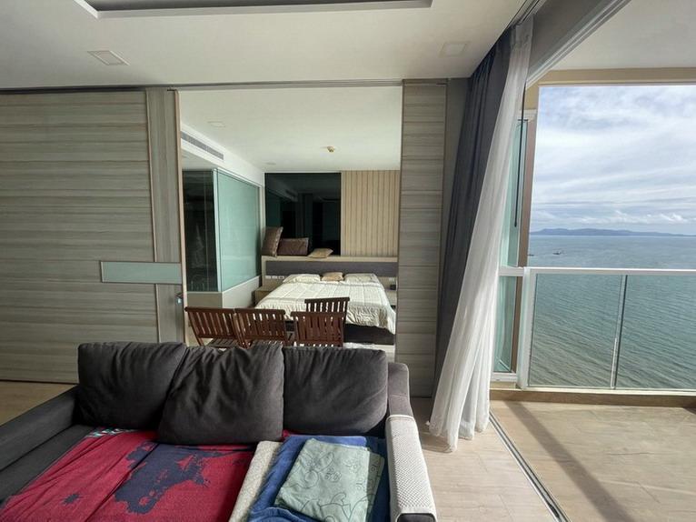 Beachfront 2 Bedrooms Condo for Rent in Jomtien Beach Rd.