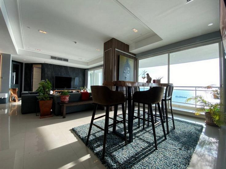 Beachfront 3 Bedrooms Condo for Rent in Jomtien Beach, Pattaya