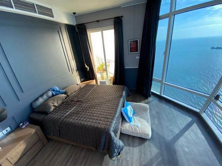 Beachfront 3 Bedrooms Condo for Rent in Jomtien Beach, Pattaya