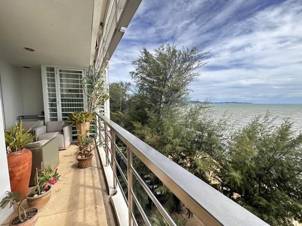 Beachfront Condominium for Rent in Na Jomtien Beach, Pattaya