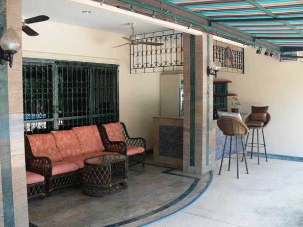 Single story Villa 4 Bed 4 Bath pool 1 Rai Fully landscaped Tropical Gardens.