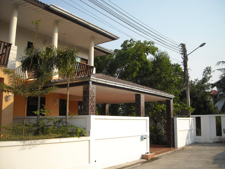 Two Story House for Sale in East Pattaya