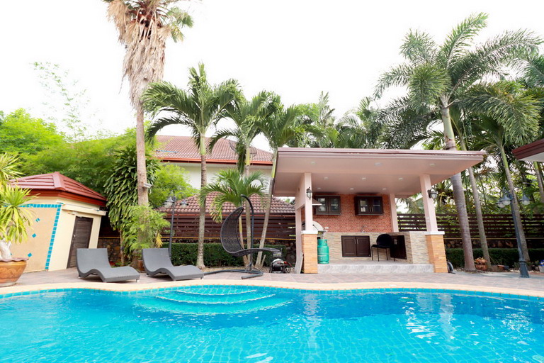 Luxurious 5-Bedroom Platinum Villa in Pong, Pattaya, Chonburi