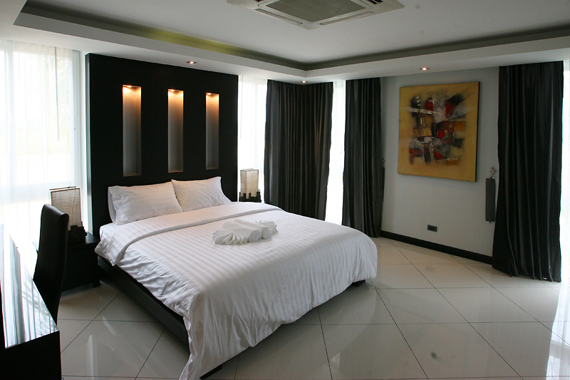 Modern House 4 Bedrooms For Rent in Jomtien
