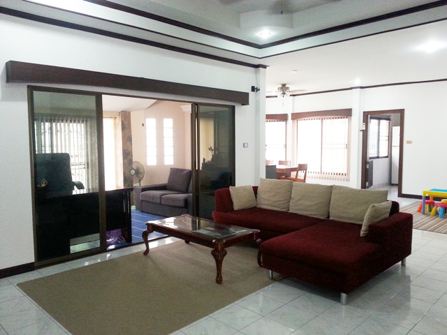 Detached House for Sale and Rent in Pattaya