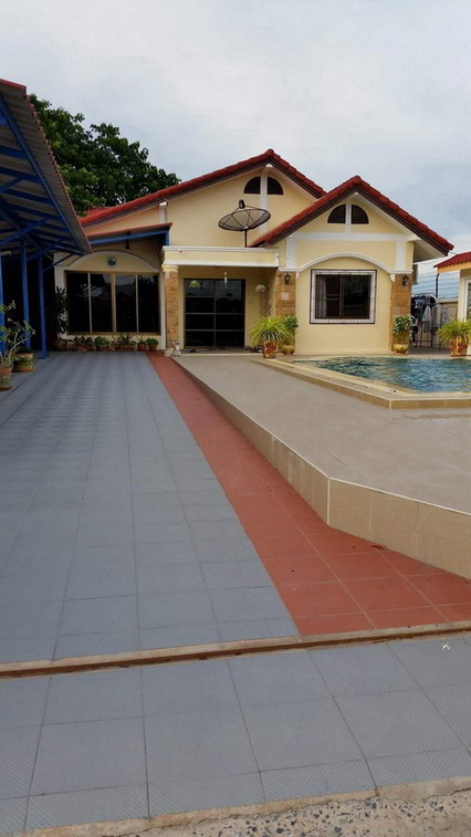 House for Rent with Pool in East Pattaya