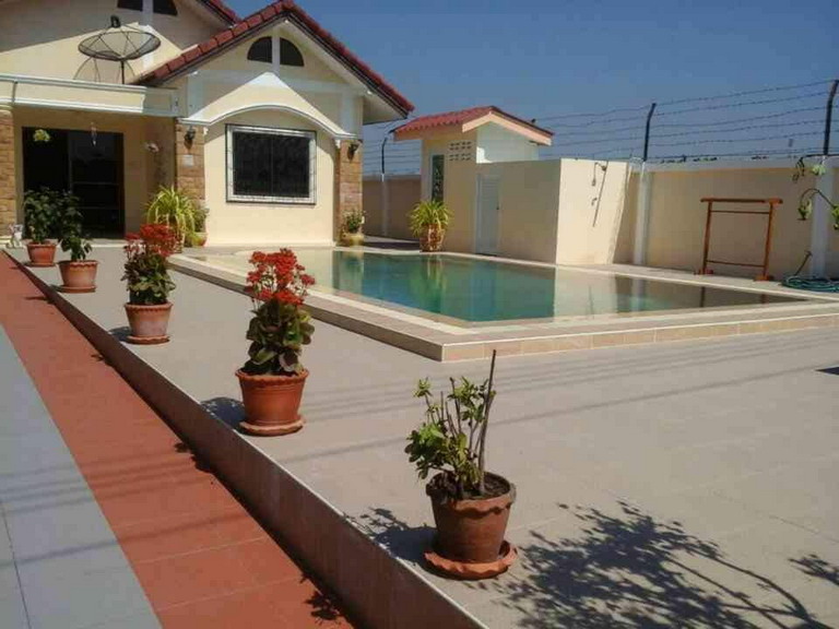 House for Rent with Pool in East Pattaya