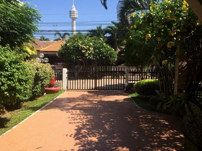 Pattaya Jomtien Beach House for Sale and Rent