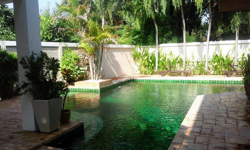 Big house with pool for Rent in East Pattaya