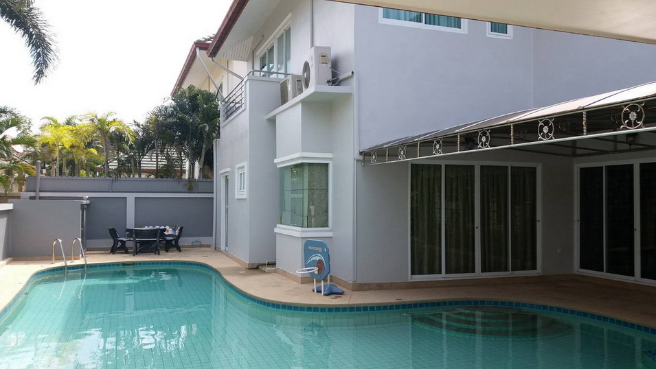 2 Story House 4 Bedrooms For Rent in East Pattaya