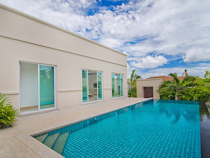 Luxury House for Sale in Pong, Pattaya Thailand