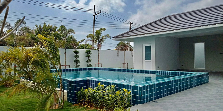 Brand new house with Pool for Sale and Rent in Nong Pla Lai, East Pattaya