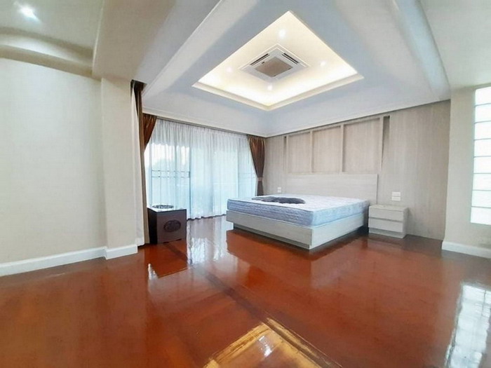 Luxurious Villas For Sale Na Jomtien, Pattaya