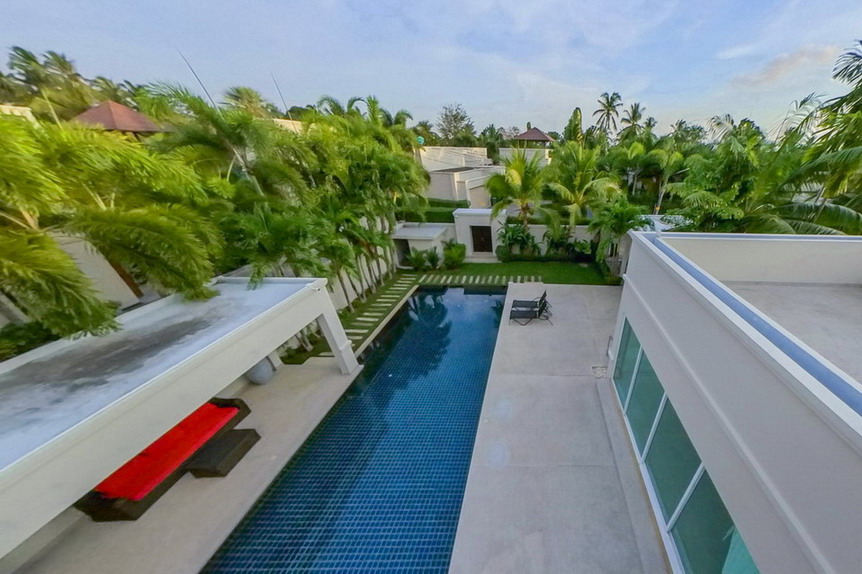 Stunning 3 Bedrooms Villa with Large Pool For Rent in East Pattaya