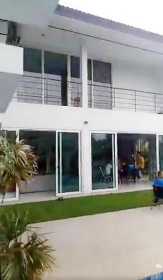 Private House for Sale in Mapprachan Lake, East Pattaya