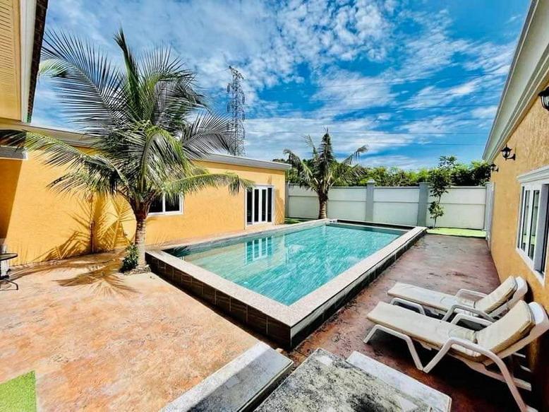 Luxury pool villa For Rent Pattaya Soi khotalo