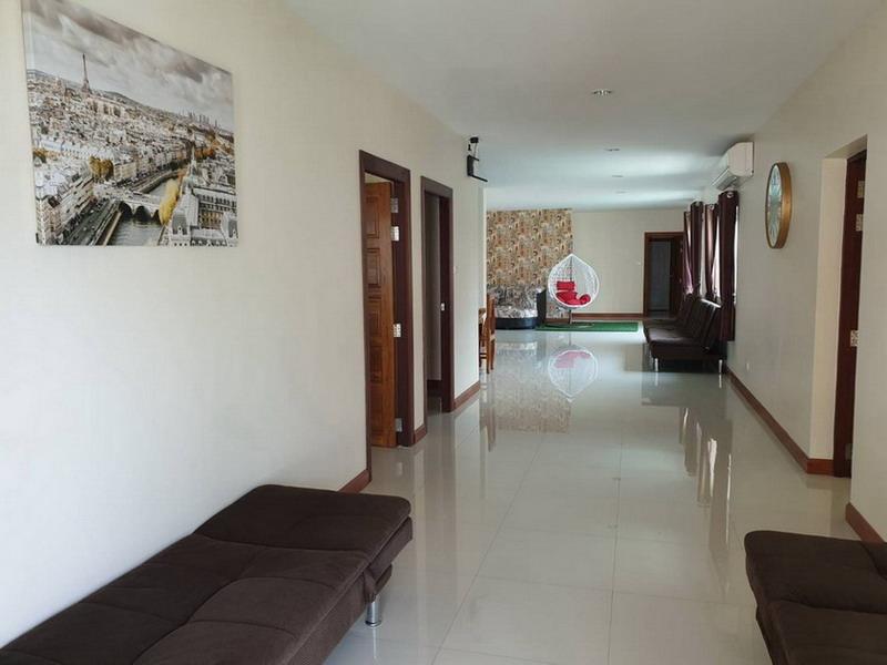 5 Bedrooms Pool Villa For Rent in Soi Khao Talo, Pattaya